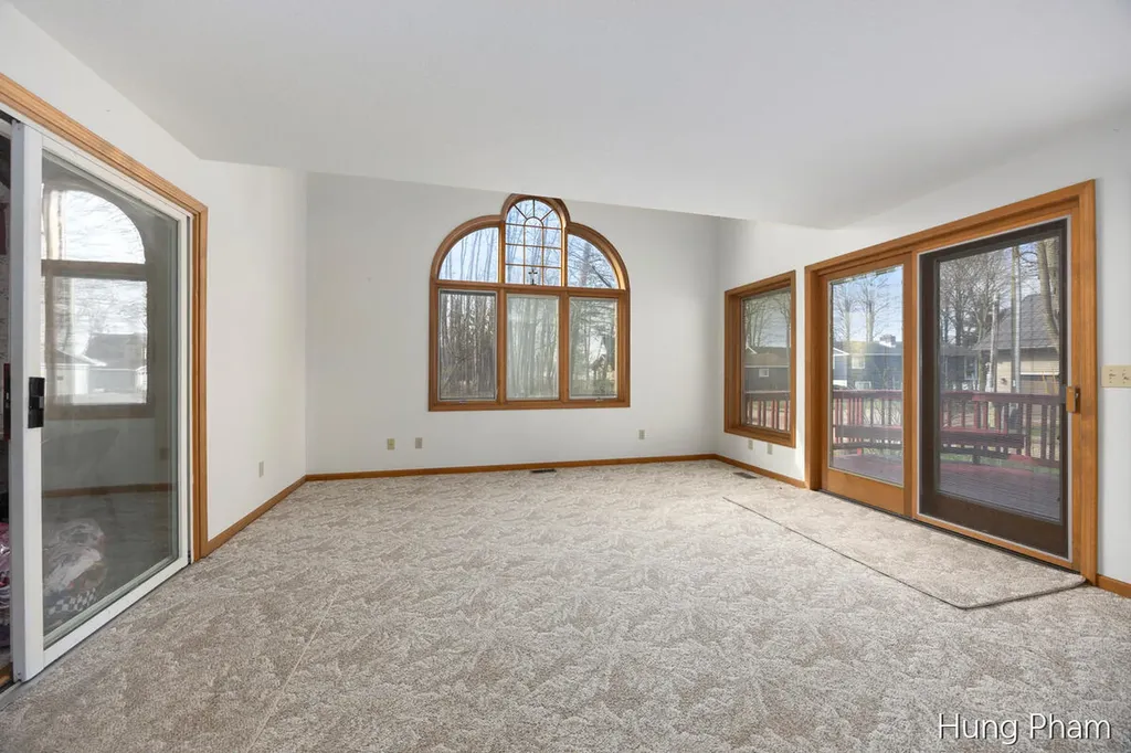 7724 W Lake Drive Morton Township MI 49346