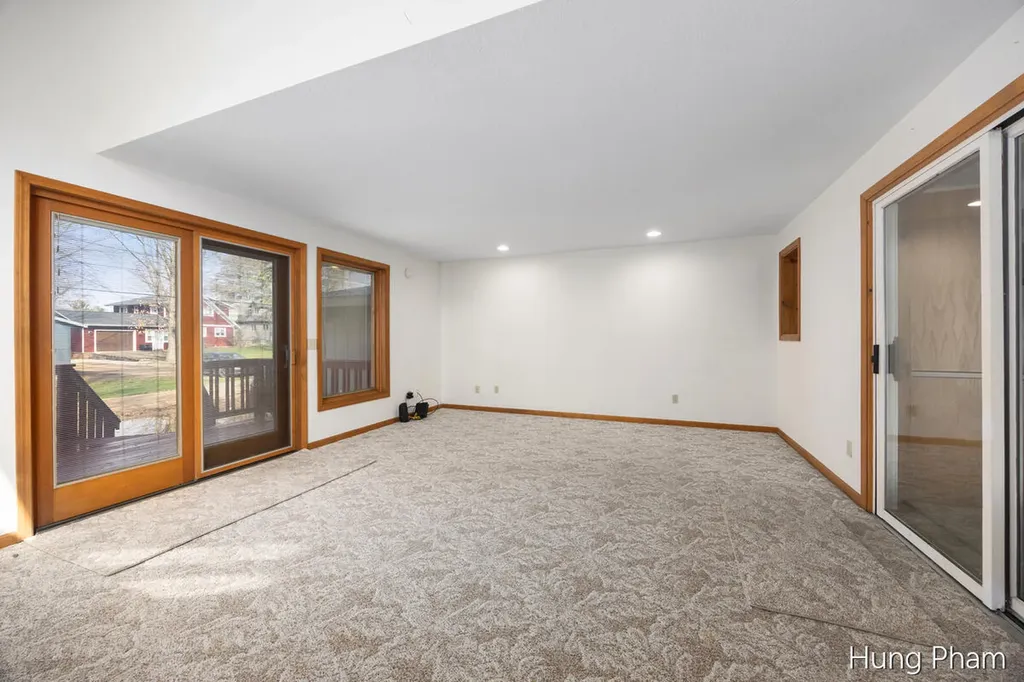 7724 W Lake Drive Morton Township MI 49346