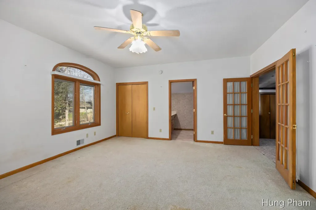 7724 W Lake Drive Morton Township MI 49346
