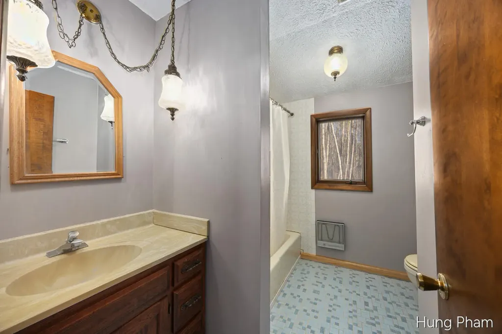 7724 W Lake Drive Morton Township MI 49346