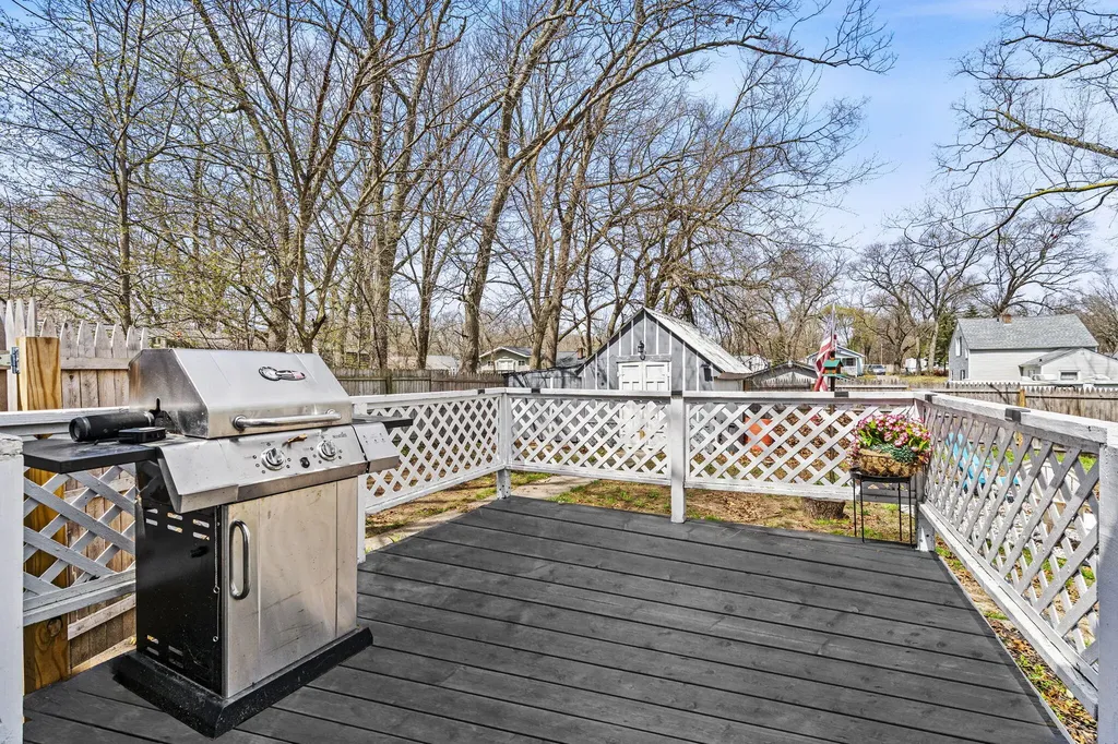 1322 Leonard Avenue Muskegon City MI 49442