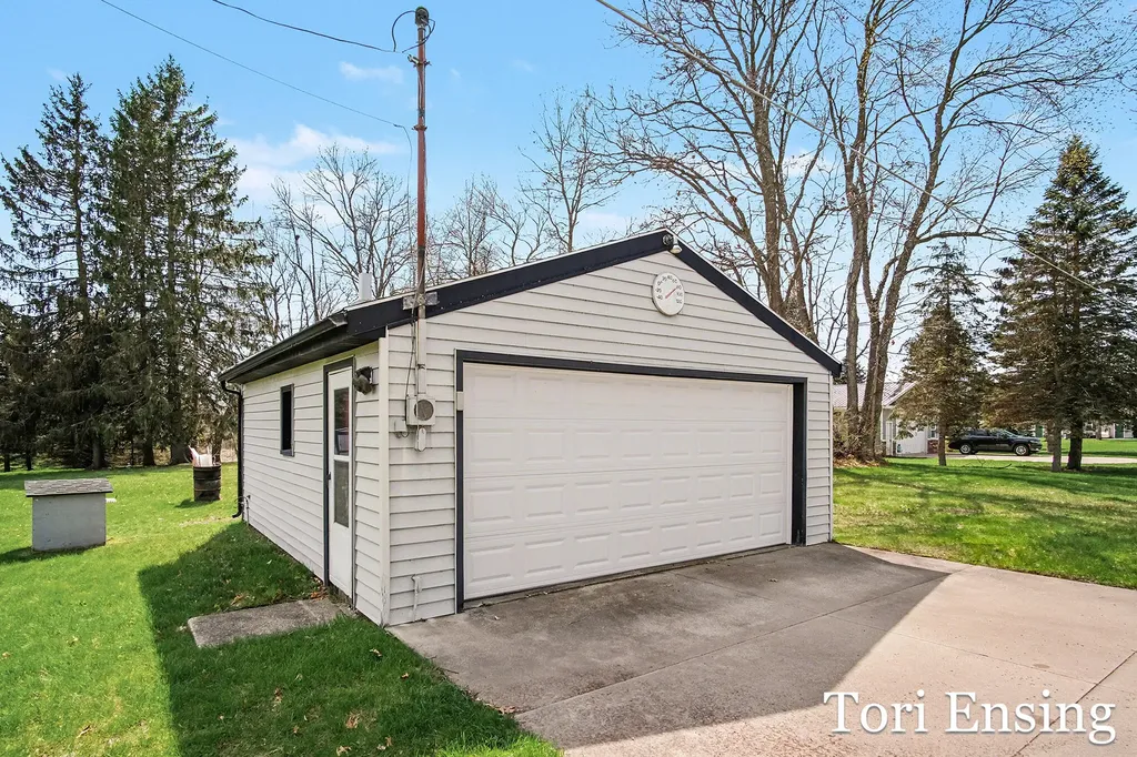 2662 Lakeside Drive Sidney Township MI 48888