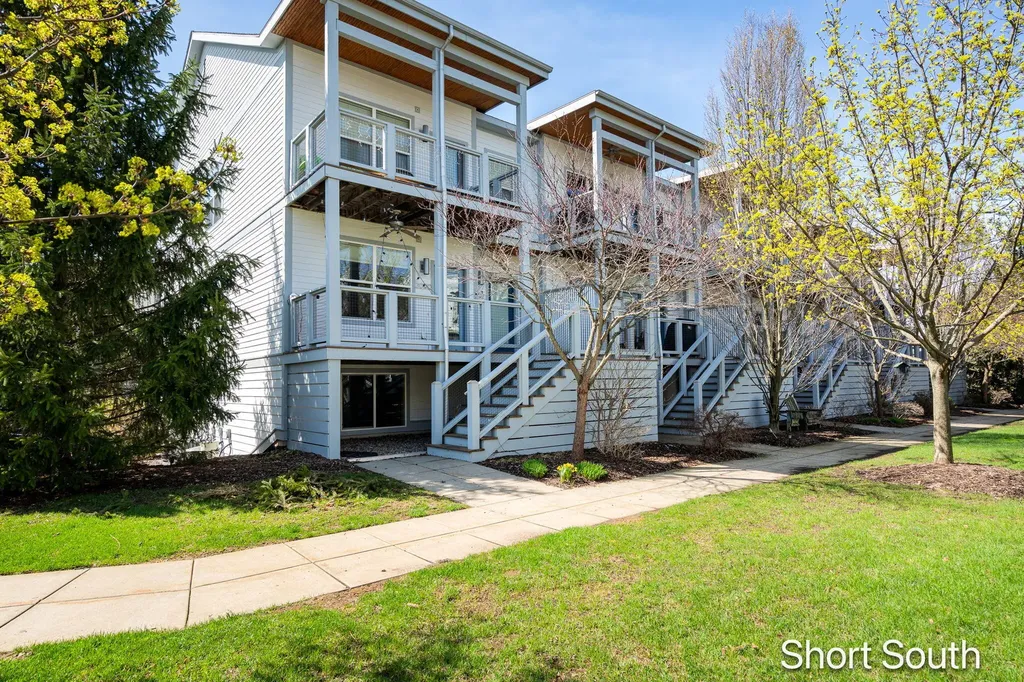 2090 Celadon Drive NE Grand Rapids Charter Township MI 49525