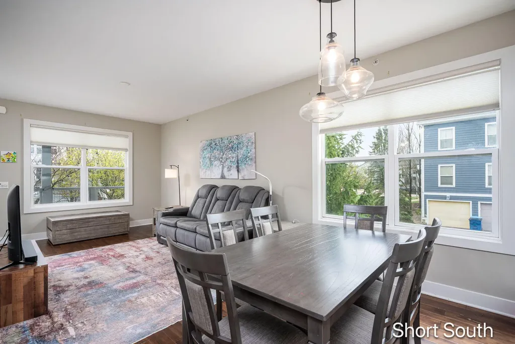 2090 Celadon Drive NE Grand Rapids Charter Township MI 49525