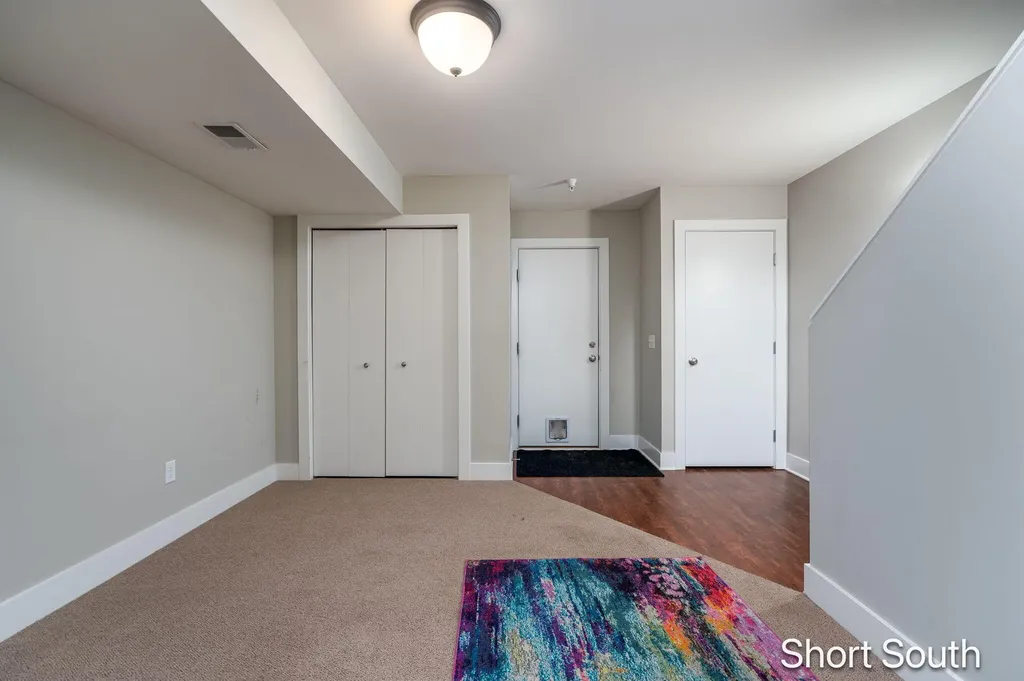 2090 Celadon Drive NE Grand Rapids Charter Township MI 49525