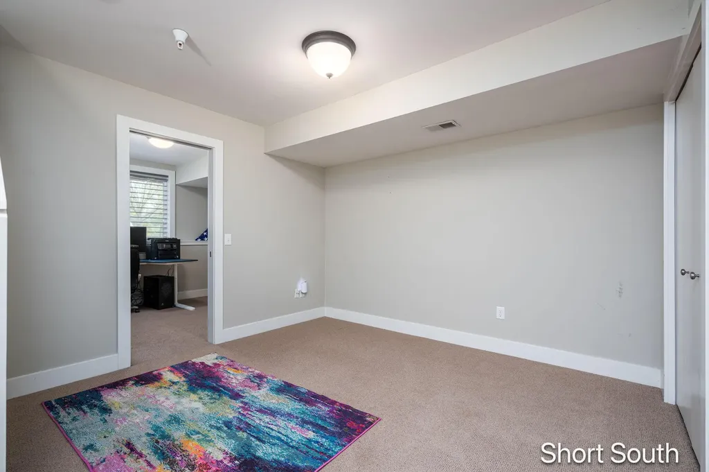 2090 Celadon Drive NE Grand Rapids Charter Township MI 49525