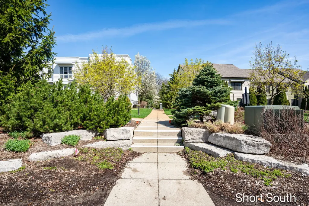 2090 Celadon Drive NE Grand Rapids Charter Township MI 49525