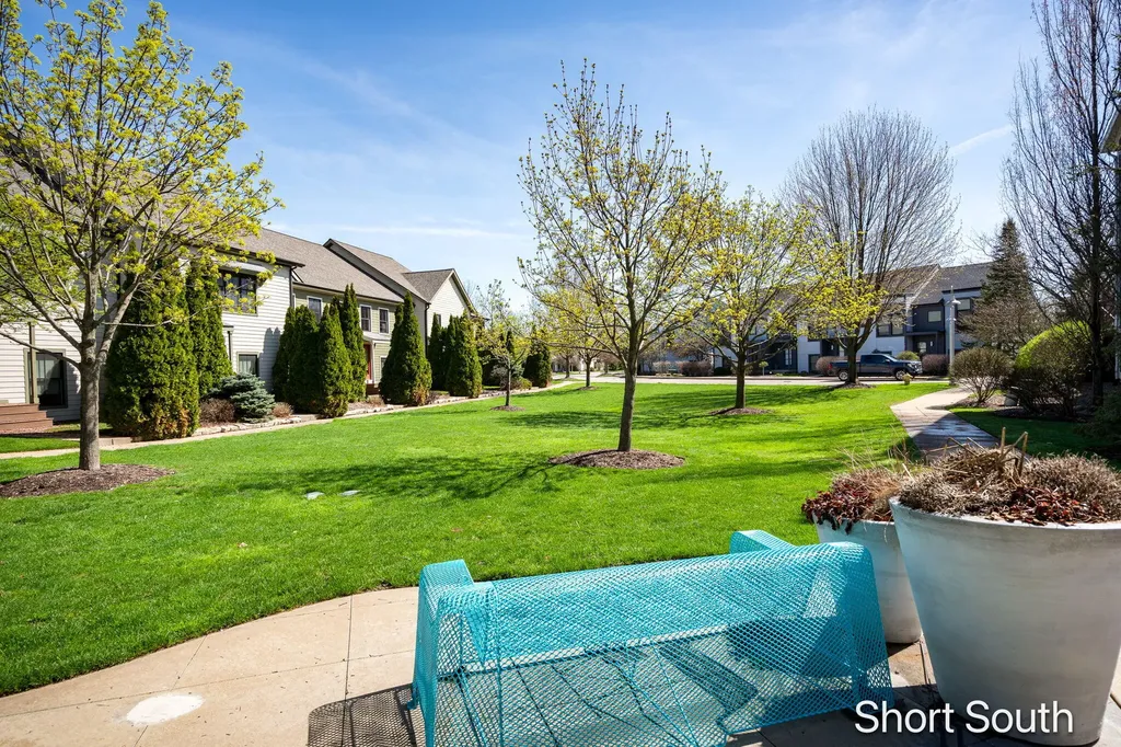 2090 Celadon Drive NE Grand Rapids Charter Township MI 49525