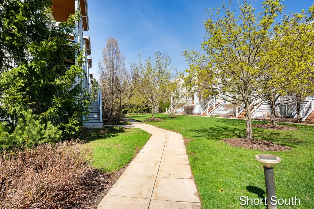 2090 Celadon Drive NE Grand Rapids Charter Township MI 49525