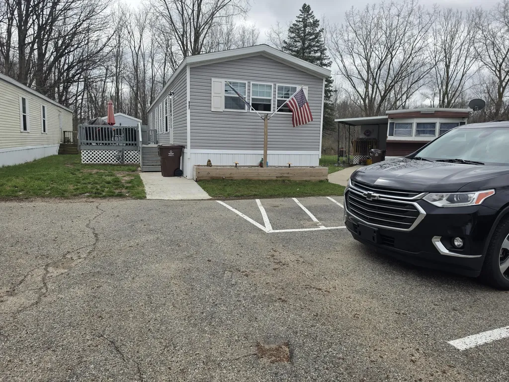 847 Apple Tree Court NW Walker City MI 49534
