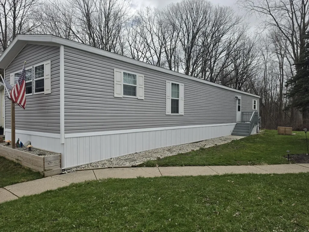 847 Apple Tree Court NW Walker City MI 49534