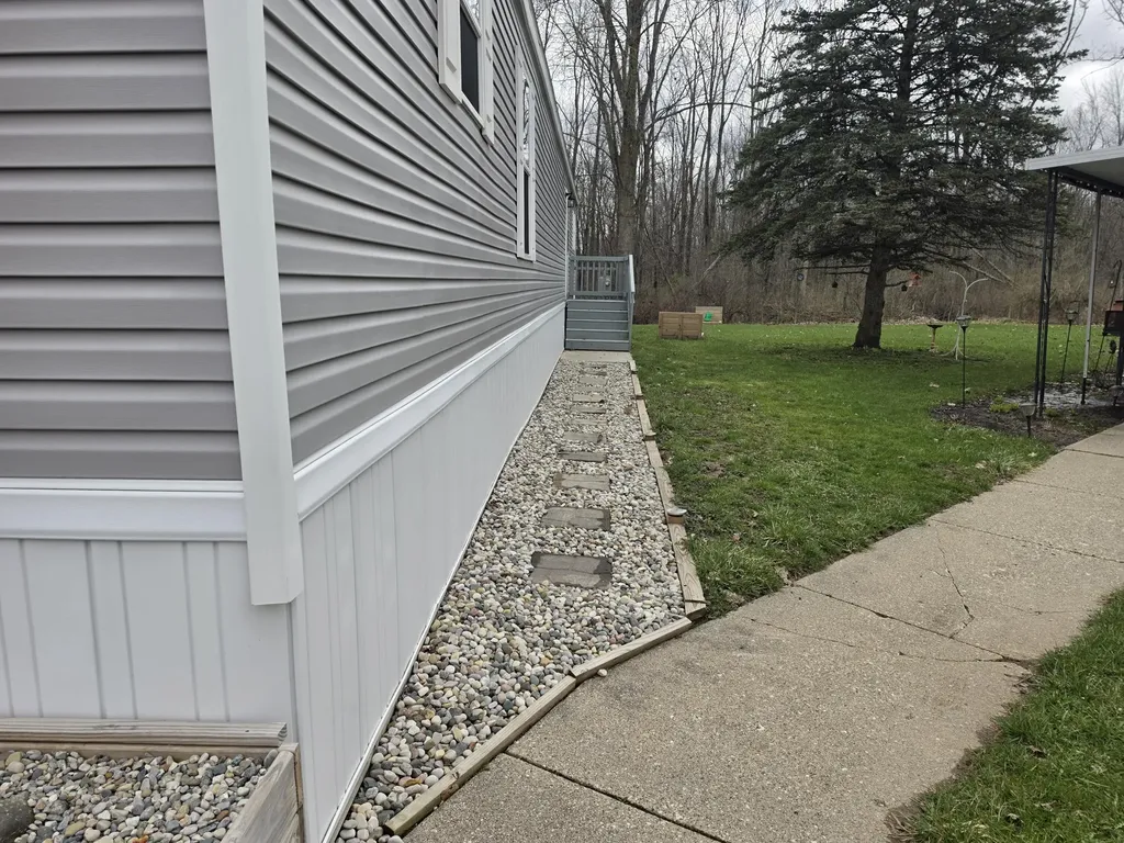 847 Apple Tree Court NW Walker City MI 49534