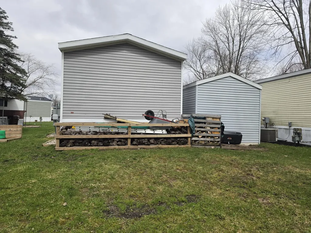 847 Apple Tree Court NW Walker City MI 49534