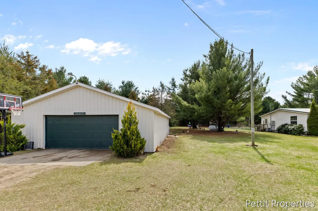 4584 E Valeries Way Street Everett Township MI 49337