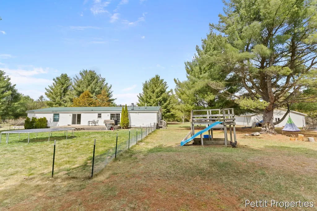 4584 E Valeries Way Street Everett Township MI 49337