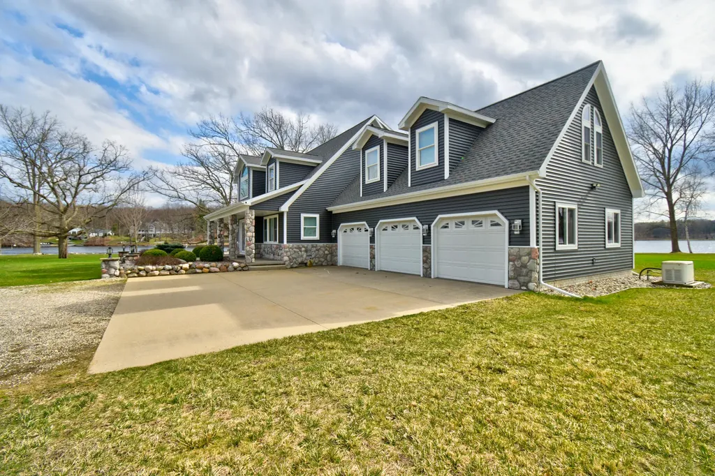1291 S Queensway Drive Unknown City MI 48893