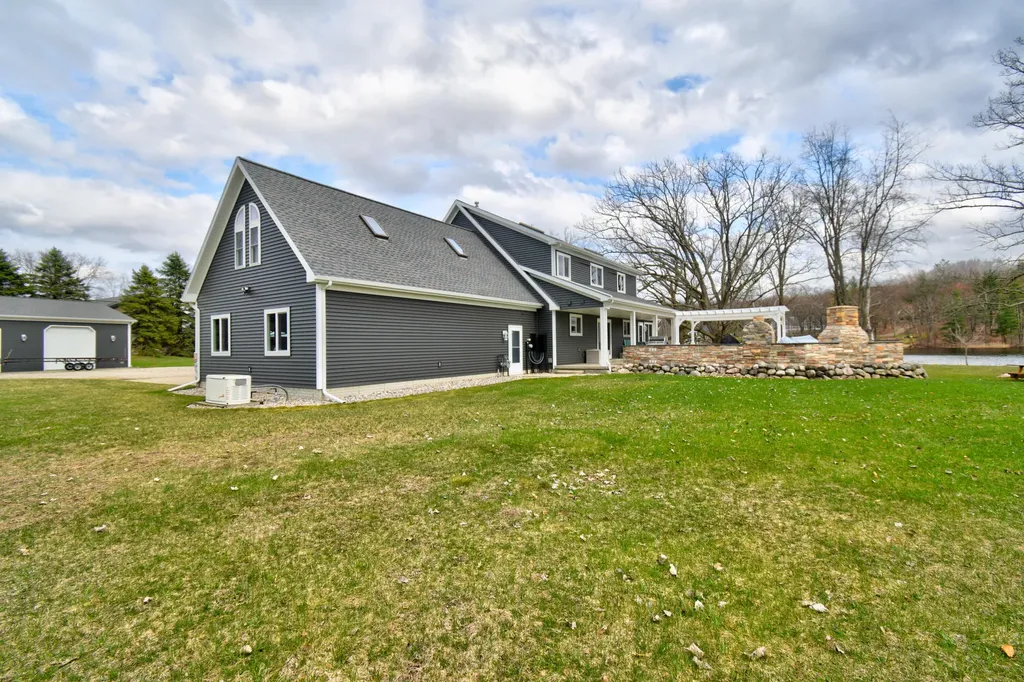 1291 S Queensway Drive Unknown City MI 48893