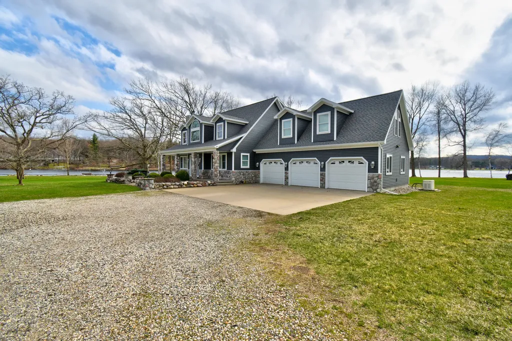 1291 S Queensway Drive Unknown City MI 48893