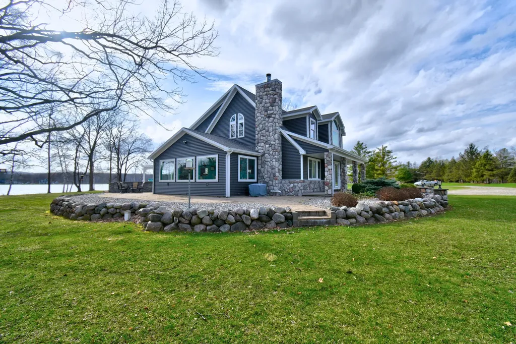 1291 S Queensway Drive Unknown City MI 48893