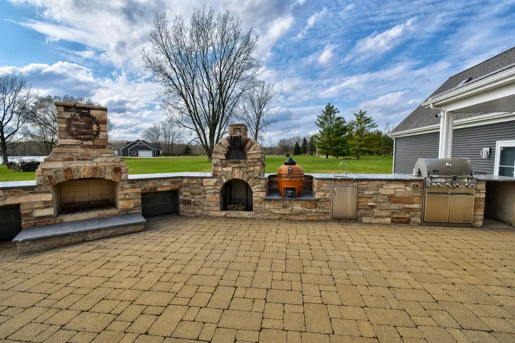 1291 S Queensway Drive Unknown City MI 48893