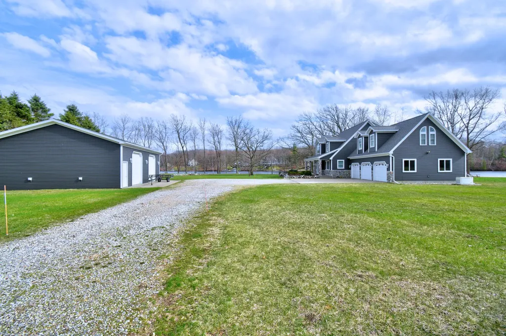 1291 S Queensway Drive Unknown City MI 48893