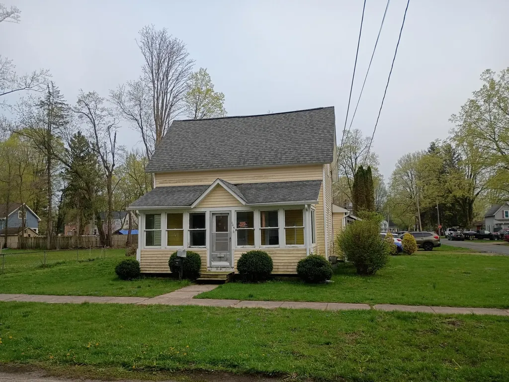 109 E Cass Street Bangor City MI 49013