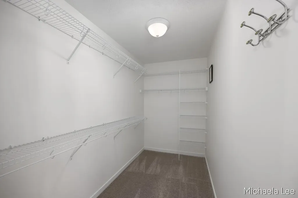 1548 N Village Circle Oshtemo Charter Township MI 49009