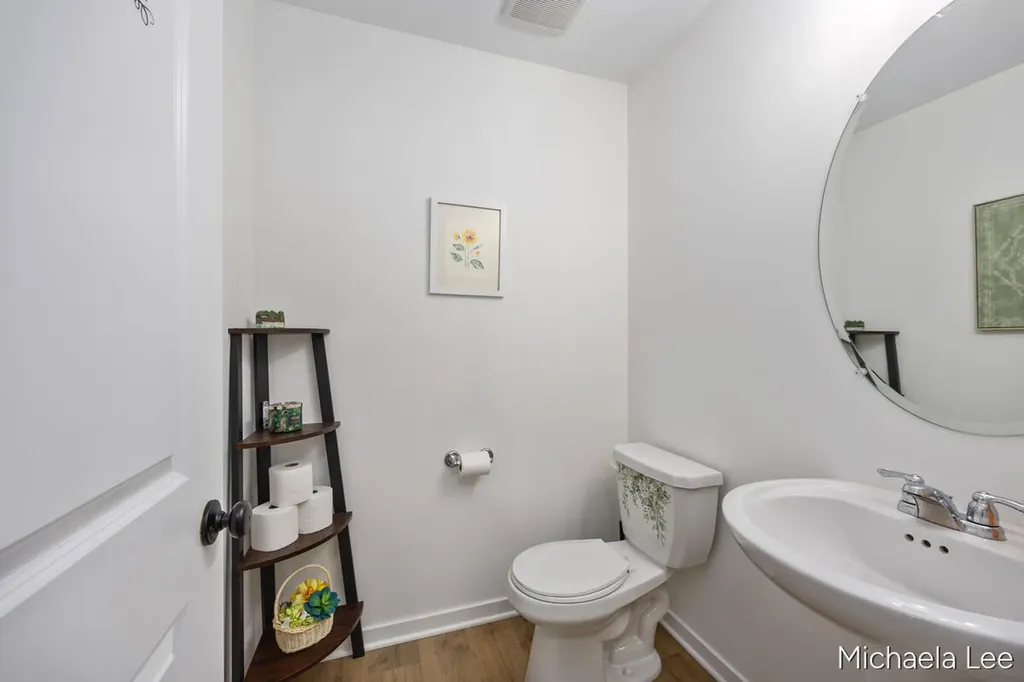 1548 N Village Circle Oshtemo Charter Township MI 49009