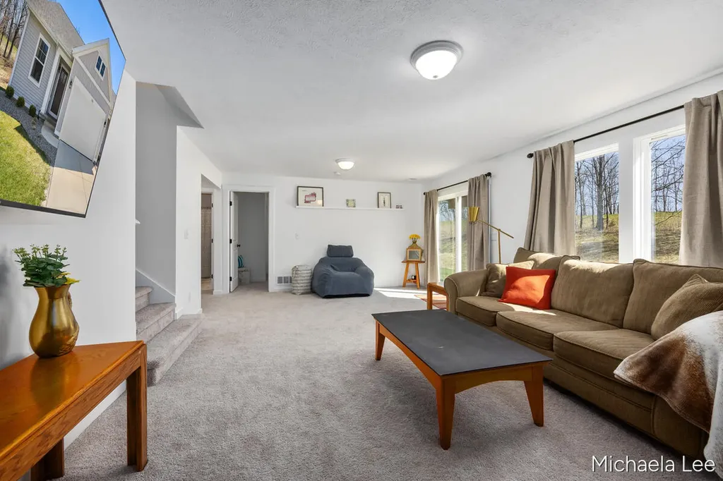 1548 N Village Circle Oshtemo Charter Township MI 49009
