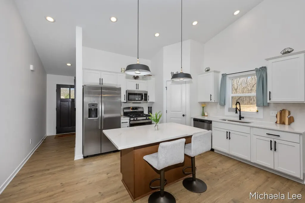 1548 N Village Circle Oshtemo Charter Township MI 49009