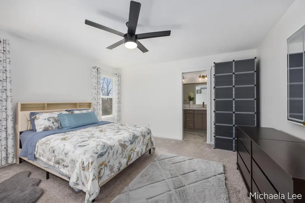 1548 N Village Circle Oshtemo Charter Township MI 49009