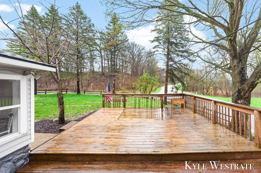 6707 Lessiter Road NE Grattan Township MI 48809