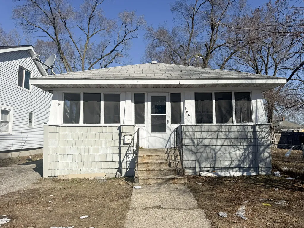 866 Fleming Avenue Muskegon City MI 49442