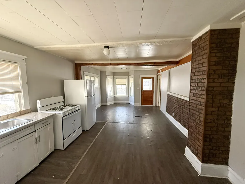866 Fleming Avenue Muskegon City MI 49442