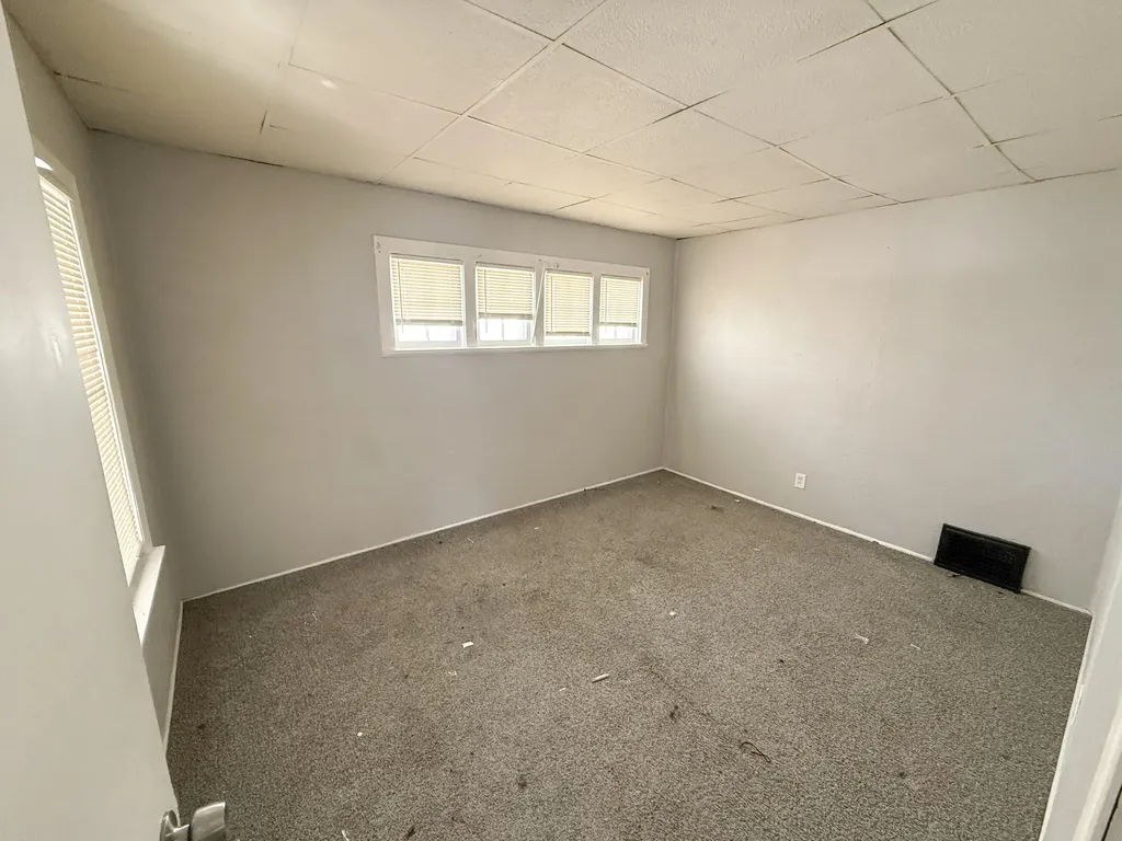866 Fleming Avenue Muskegon City MI 49442