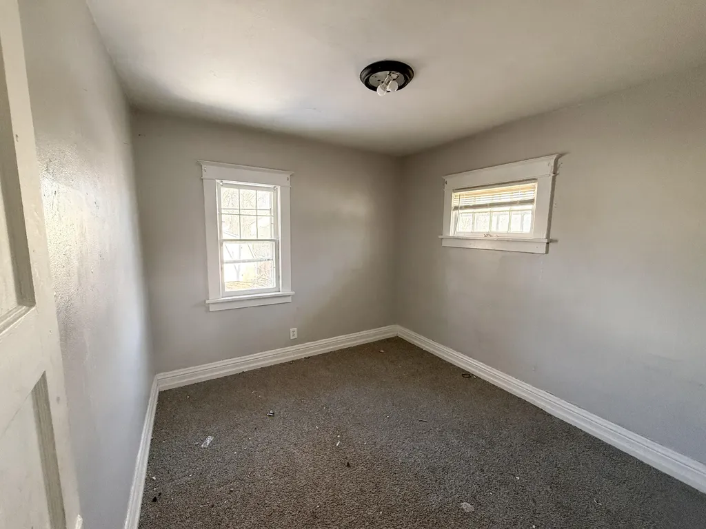 866 Fleming Avenue Muskegon City MI 49442