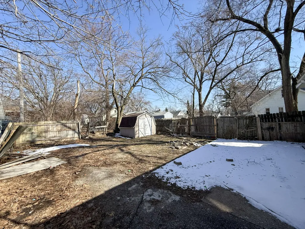866 Fleming Avenue Muskegon City MI 49442