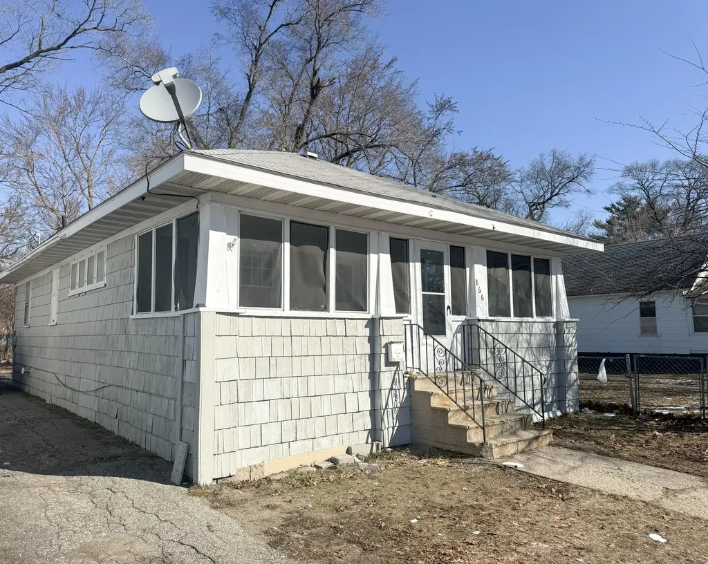 866 Fleming Avenue Muskegon City MI 49442