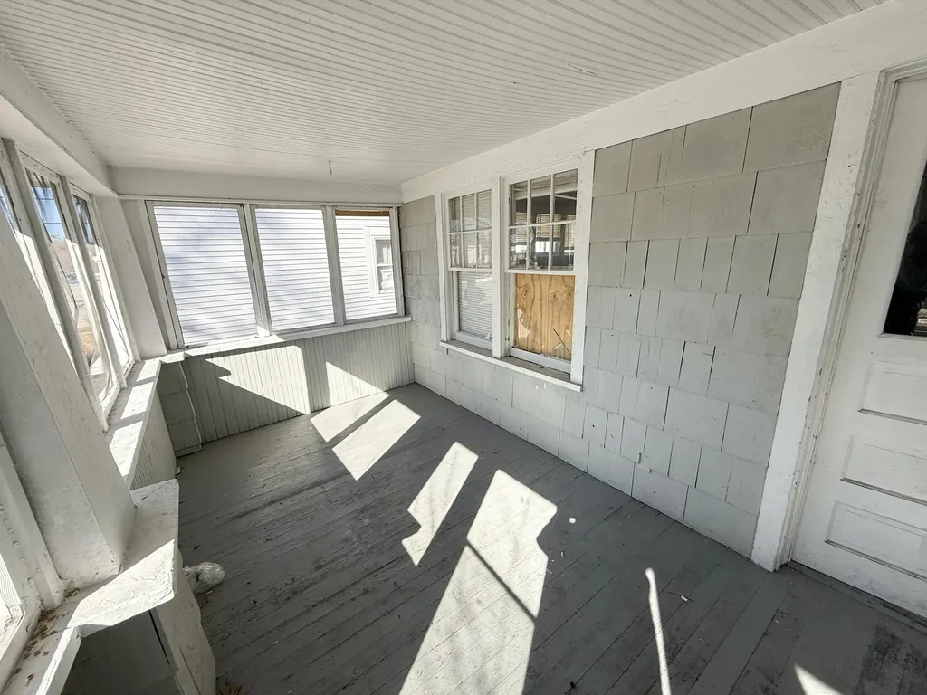 866 Fleming Avenue Muskegon City MI 49442