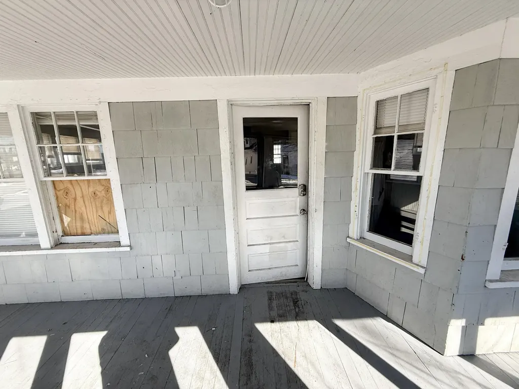 866 Fleming Avenue Muskegon City MI 49442