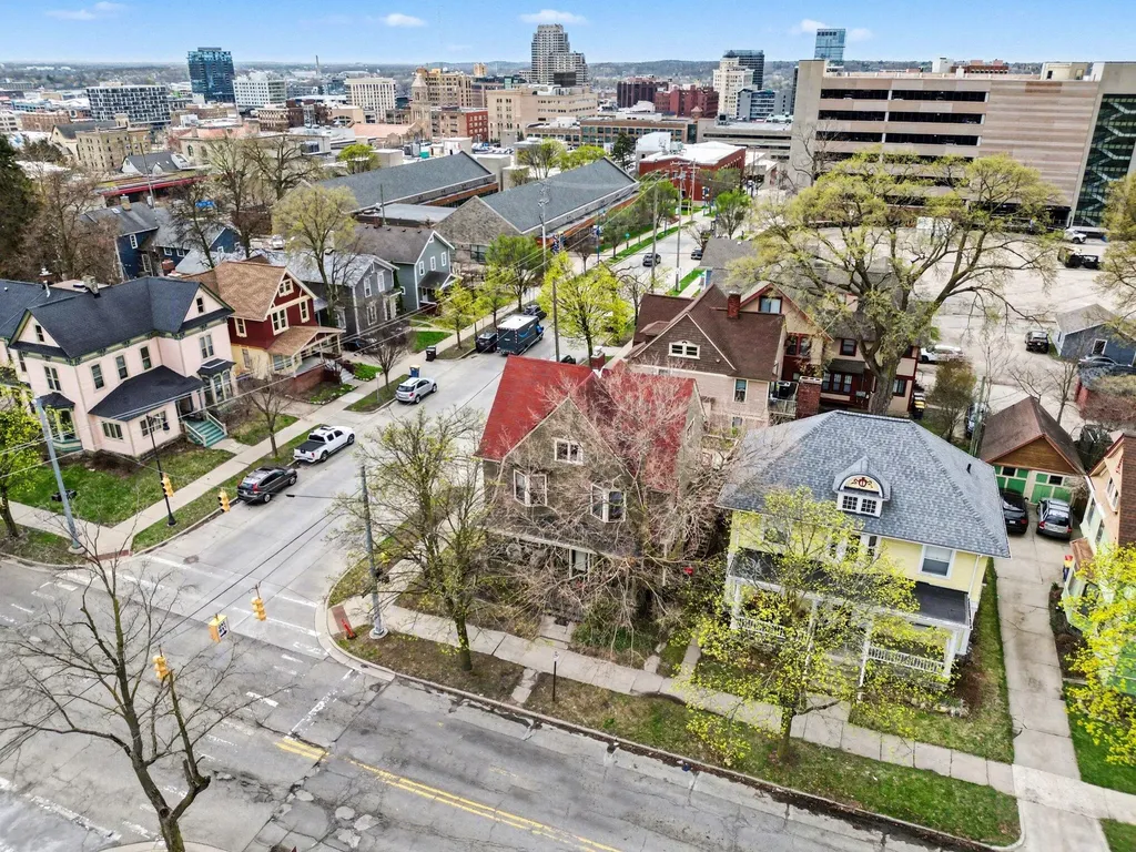 201 Lafayette Avenue NE Grand Rapids City MI 49503