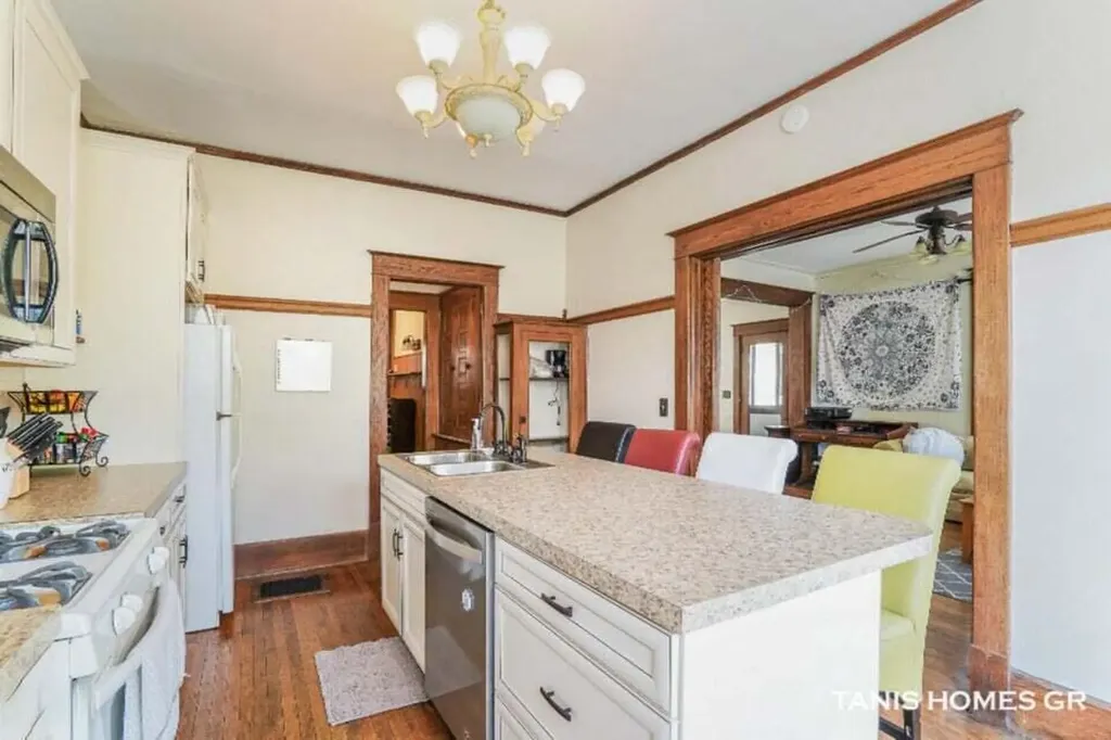 201 Lafayette Avenue NE Grand Rapids City MI 49503