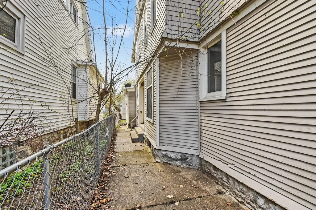 1130 Jackson Street NW Grand Rapids City MI 49504