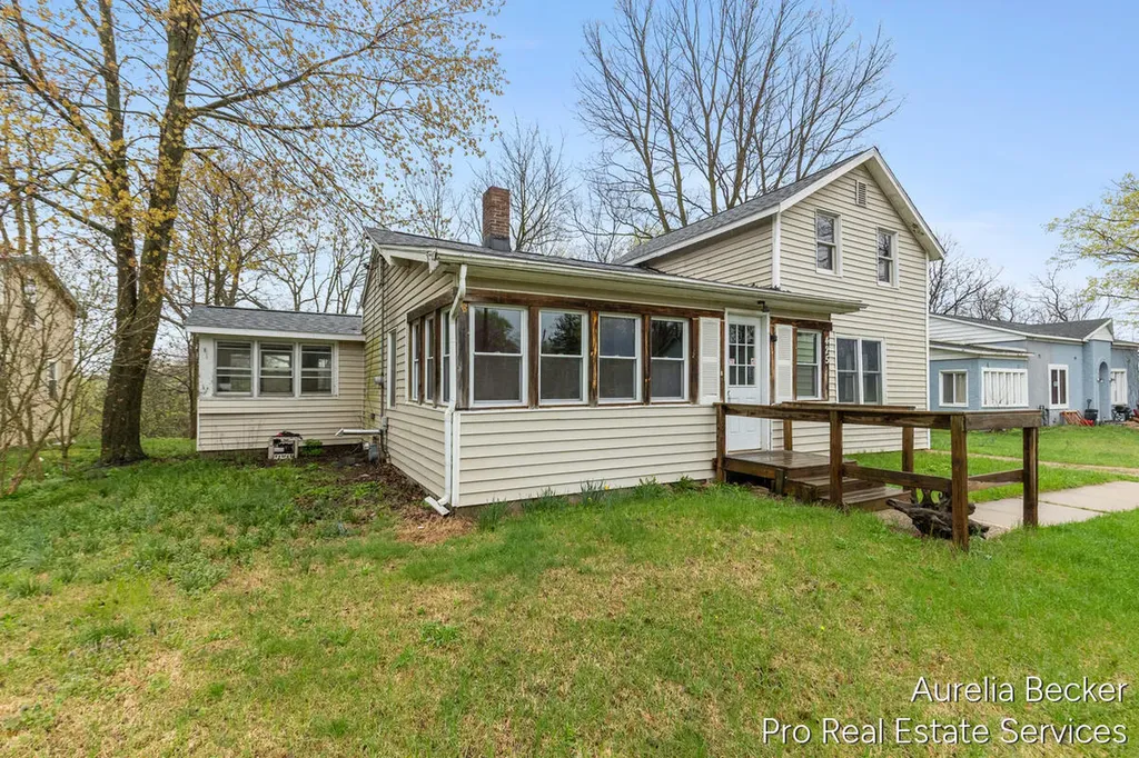 425 S Cedar Street Allegan City MI 49010