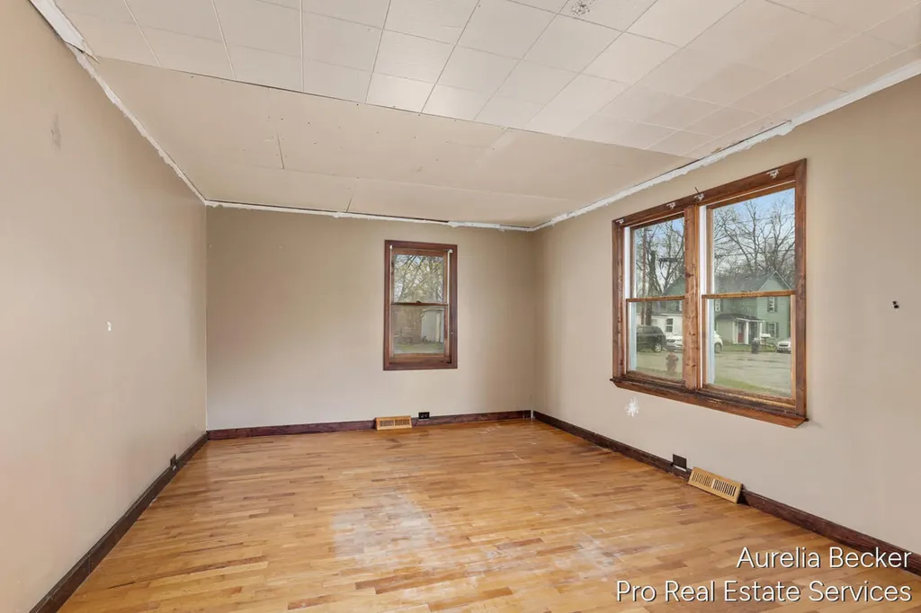 425 S Cedar Street Allegan City MI 49010