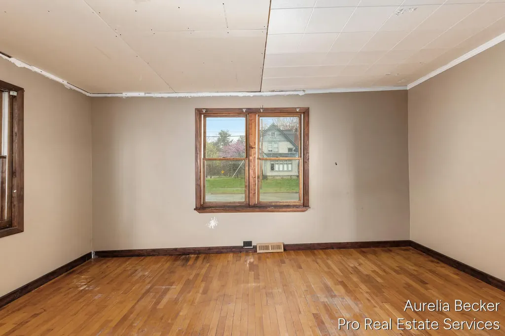 425 S Cedar Street Allegan City MI 49010