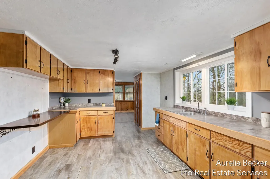 425 S Cedar Street Allegan City MI 49010