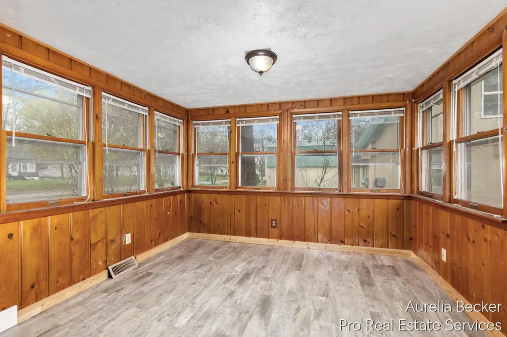 425 S Cedar Street Allegan City MI 49010