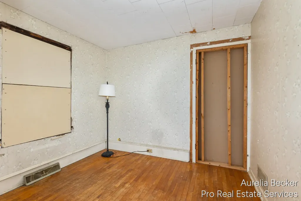 425 S Cedar Street Allegan City MI 49010