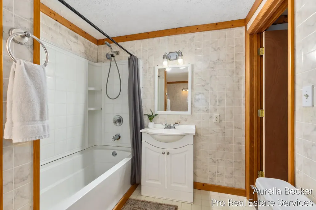 425 S Cedar Street Allegan City MI 49010